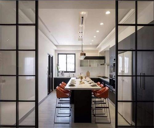 家庭活動隔斷墻