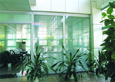 辦公室活動屏風(fēng)隔斷